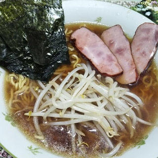 焼豚ともやしと焼き海苔の醤油ラーメン☆